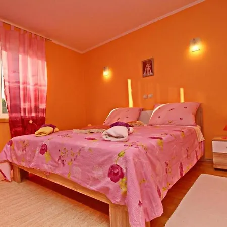 Daire Holiday Mihael - Two Bedroom Holiday With Balcony And Partial Sea View Vela Luka