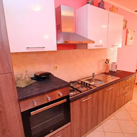 Holiday Mihael - Two Bedroom Holiday With Balcony And Partial Sea View Daire