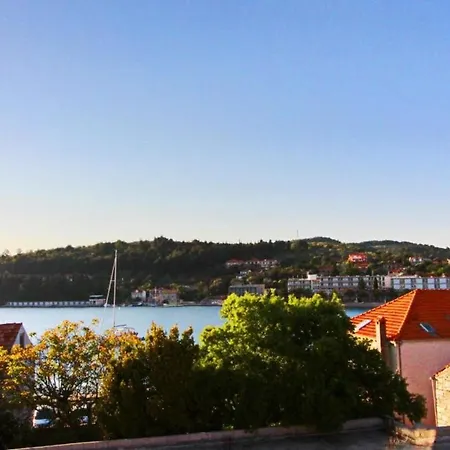 Holiday Mihael - Two Bedroom Holiday With Balcony And Partial Sea View * Vela Luka