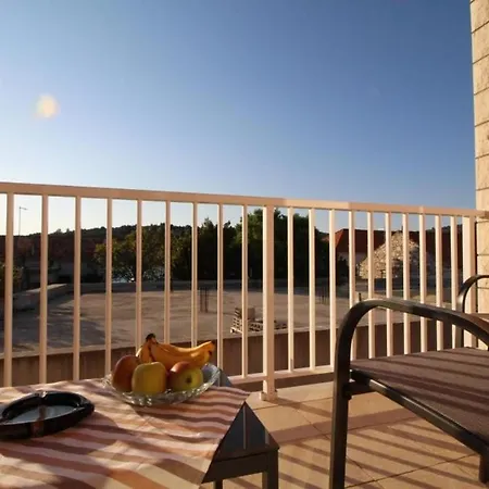 Holiday Mihael - Two Bedroom Holiday With Balcony And Partial Sea View Appartement